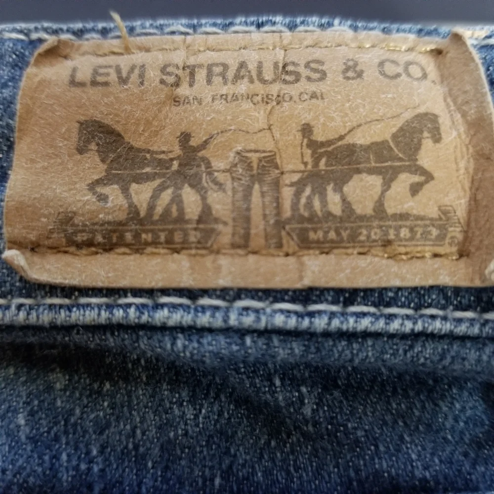 LEVIS BERMUDA DISTRESSED DENIM SHORTS GIRLS SZ-3T